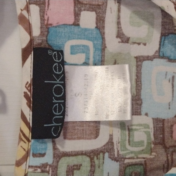 Cherokee scrub top women's size S EUC - Picture 4 of 5